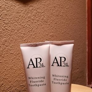 whitening fluoride toothpaste